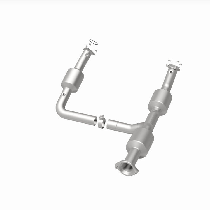 MagnaFlow 18-20 Chevrolet Express 2500 Single Underbody 4.3L Direct Fit Catalytic Converter