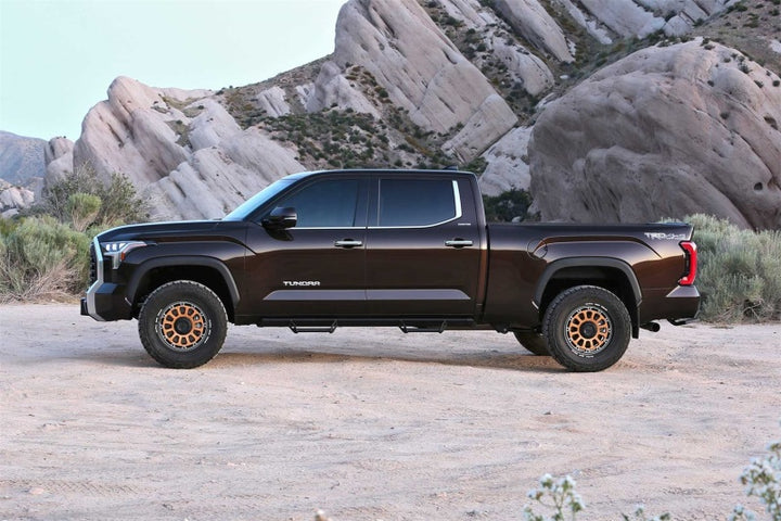 Fabtech 2022 Toyota Tundra 4WD Factory Rear Coils 3in UCA Sys w/Fr Dirt Logic 2.5 Resi C/O Rr Coil