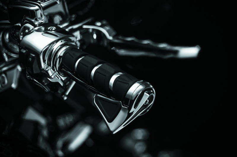 Kuryakyn Kinetic Grips Dual Cable Chrome