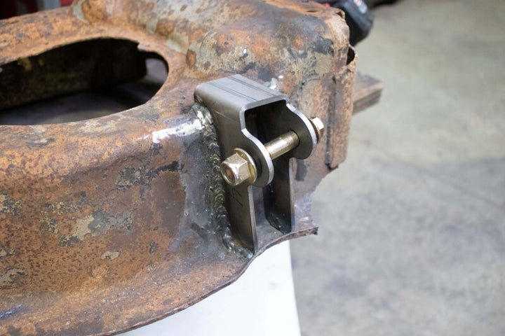 Rust Buster 01-10 GM Pickup Body Mount Brackets-(Left)
