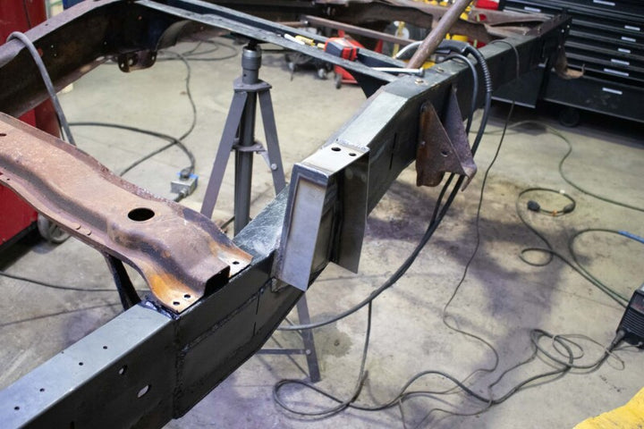 Rust Buster 97-03 Ford F150 Front Bed Mount - Right Side
