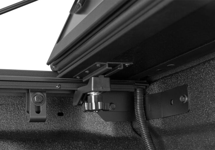 BAK 14-18 GMC Silverado/Sierra 1500 & 15-19 1500/2500/3500 5.9ft. Bed BAKFlip MX4 TS