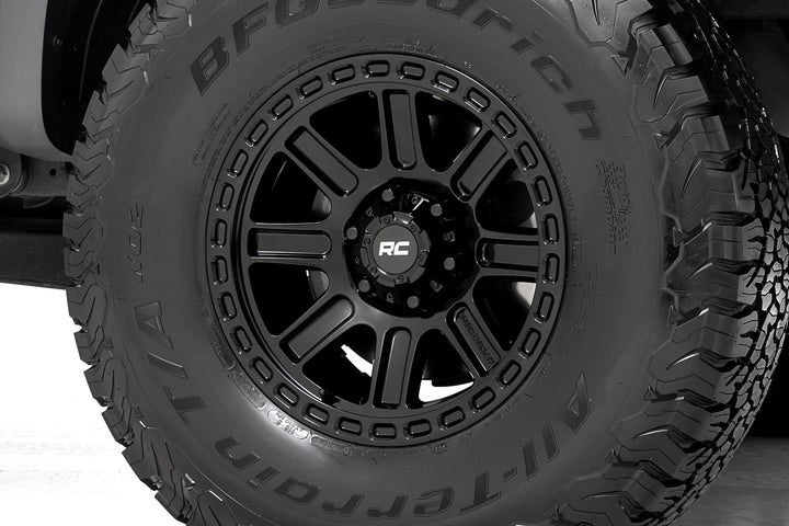 Rough Country 84 Series Wheel | Gloss Black | 17x8.5 | 6x5.5 | +25mm