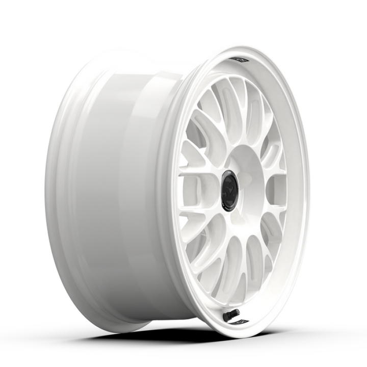 fifteen52 Holeshot RSR 18x8.5 5x108 42mm ET 63.4mm Center Bore Rally White
