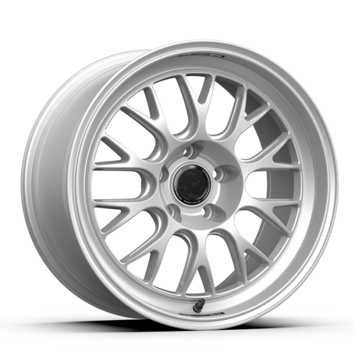 fifteen52 Holeshot RSR 18x10.5 5x120 25mm ET 72.56mm Center Bore Radiant Silver