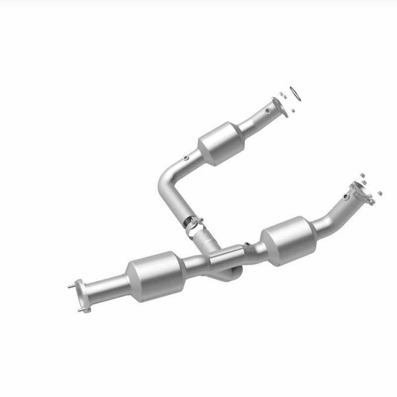 MagnaFlow 18-20 Chevrolet Express 2500 Single Underbody 4.3L Direct Fit Catalytic Converter