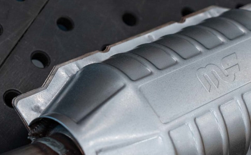 MagnaFlow Universal Catalytic Converter 1.75 Single O2 Boss