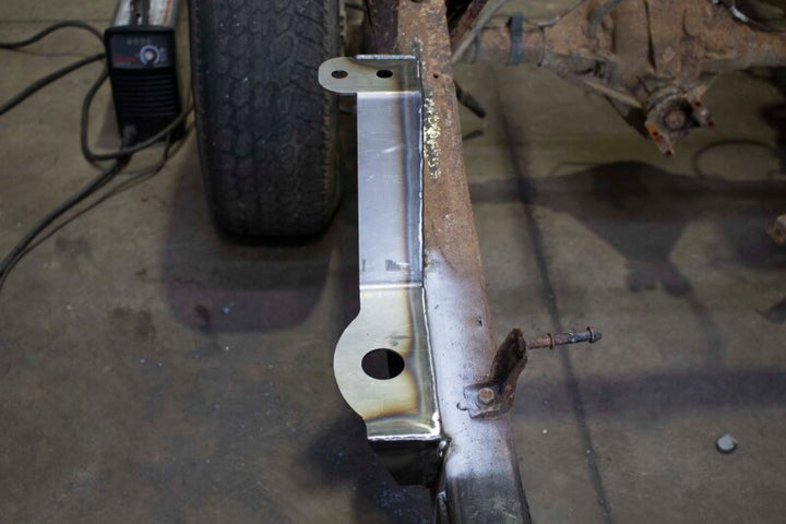 Rustbuster Cab And Bed Mount Right Side