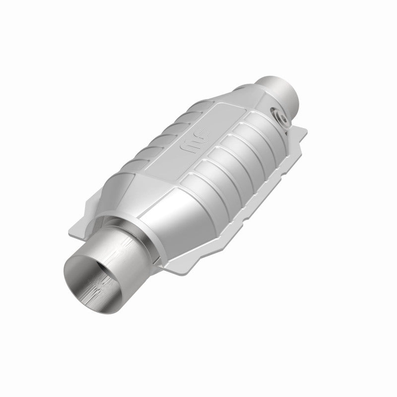 MagnaFlow Universal Catalytic Converter 3in In/Out Center/Center Oval w/ 02 Sensor