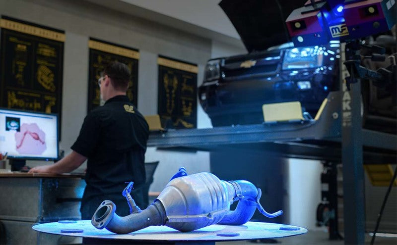 MagnaFlow Direct Fit Catalytic Converter 07-09 Chrysler/Dodge Aspen/Durango 5.7L Driver Side