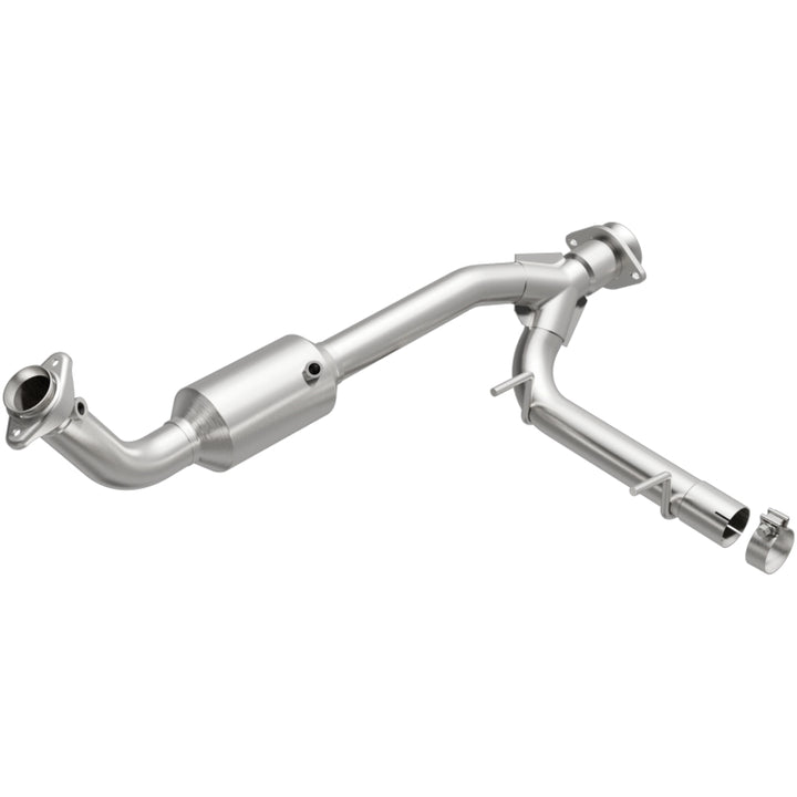MagnaFlow Direct Fit Catalytic Converter 05-06 Lincoln Navigator 5.4L w/ 3in Main Piping