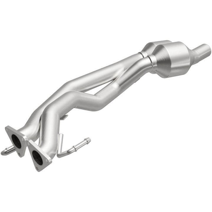 MagnaFlow Direct Fit Catalytic Converter 07-09 Audi Q7 3.6L Manifold