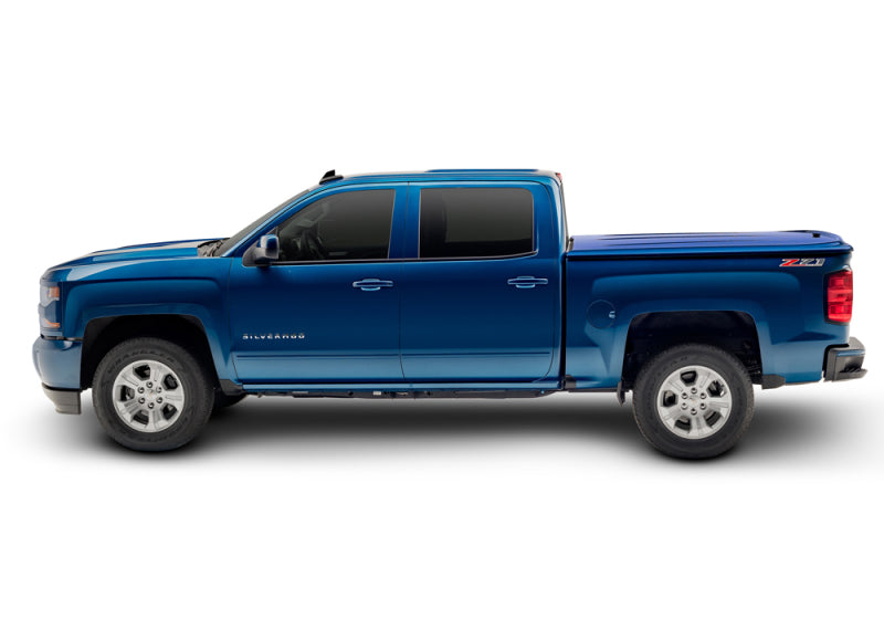 UnderCover 17-18 Chevy Silverado 1500 (19 Legacy) 5.8ft Lux Bed Cover - Gasoline