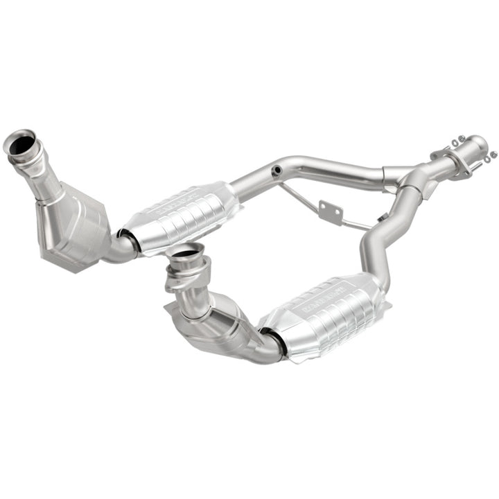 MagnaFlow Direct Fit Catalytic Converter 96-98 Ford Mustang 3.8L