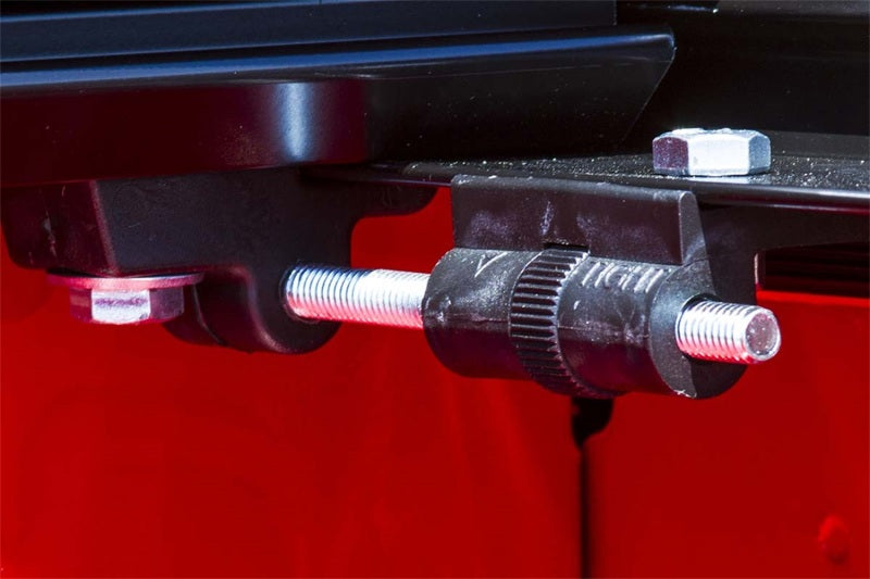 Access Literider 17-19 Nissan Titan 5-1/2ft Bed (Clamps On w/ or w/o Utili-Track) Roll-Up Cover