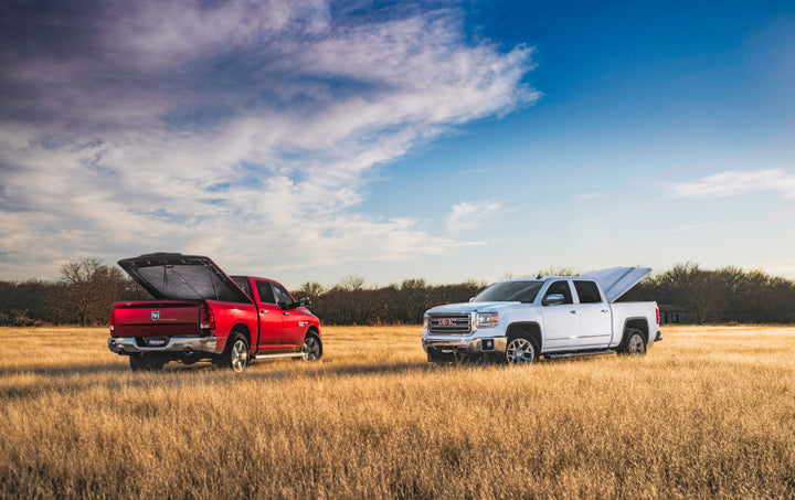 UnderCover 2018 GMC Sierra 1500 (19 Limited) 6.5ft Elite LX Bed Cover - Glory Red