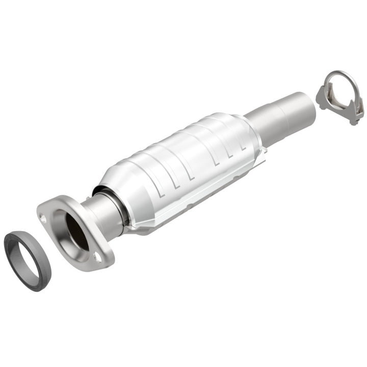 MagnaFlow Direct Fit Catalytic Converter 04-06 Toyota Sienna 3.3L AWD Rear